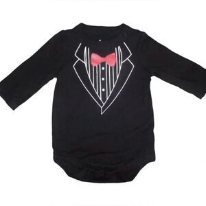 🔥 5 for $30 🔥 Circo Infant Tuxedo One Piece | 9M
